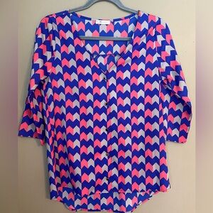 Everly blue/ pink zigzag, women’s blouse size small style t8135
